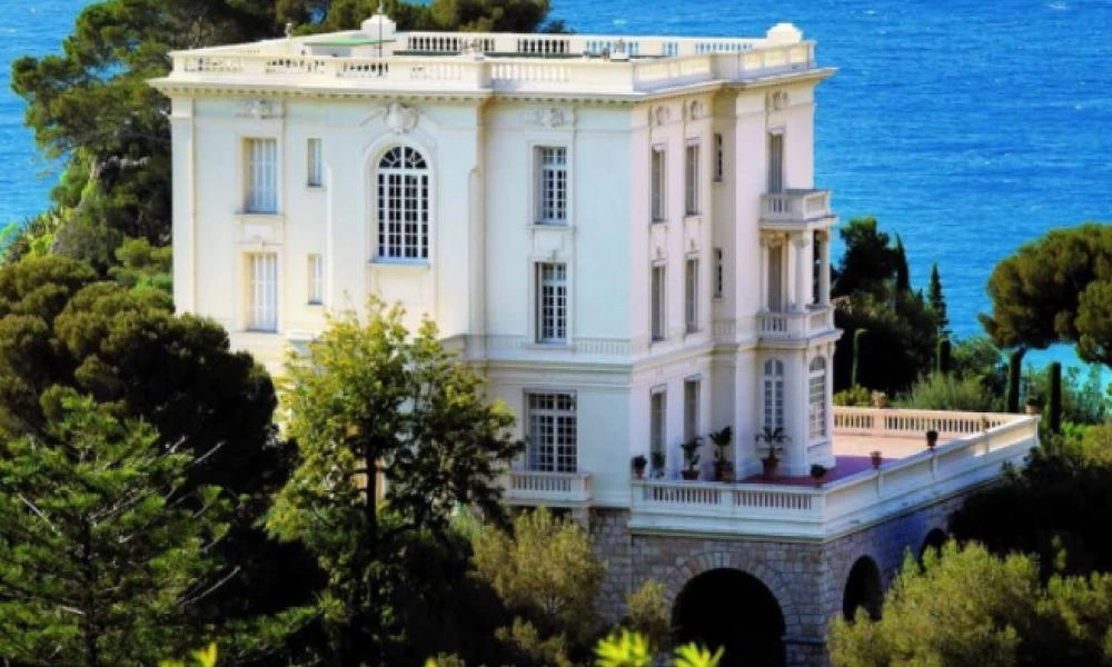 Ψάχνετε να νοικιάσετε σπίτι; Νοικιάζεται η θερινή κατοικία του Καρλ Λάγκερφελντ